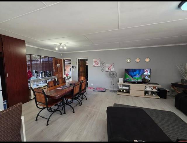 3 BEDROOM HOUSE FOR SALE IN RIVERSDALE